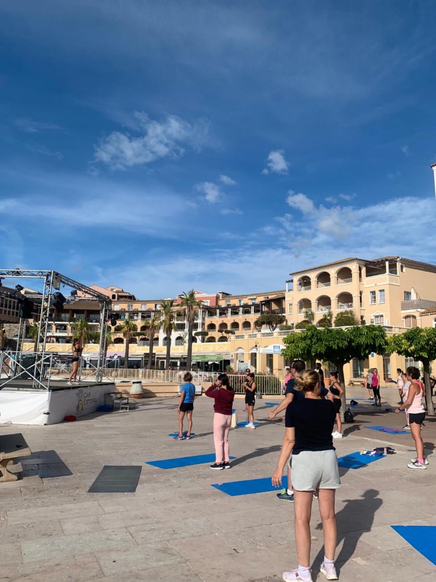 T2 En Rez De Jardin Privatif Cloture , Cap Esterel Pierre Et Vacances ,Piscine Chauffee Des Le 05 Avril Au 02 Novembre Saint-Raphaël Екстериор снимка