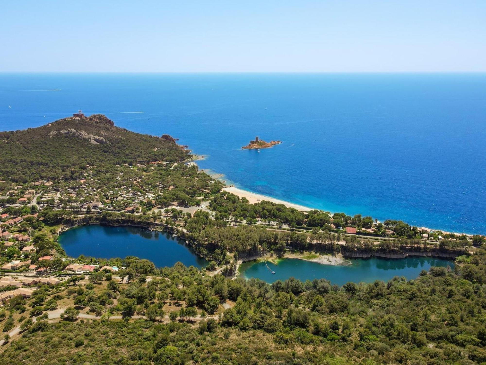 T2 En Rez De Jardin Privatif Cloture , Cap Esterel Pierre Et Vacances ,Piscine Chauffee Des Le 05 Avril Au 02 Novembre Saint-Raphaël Екстериор снимка